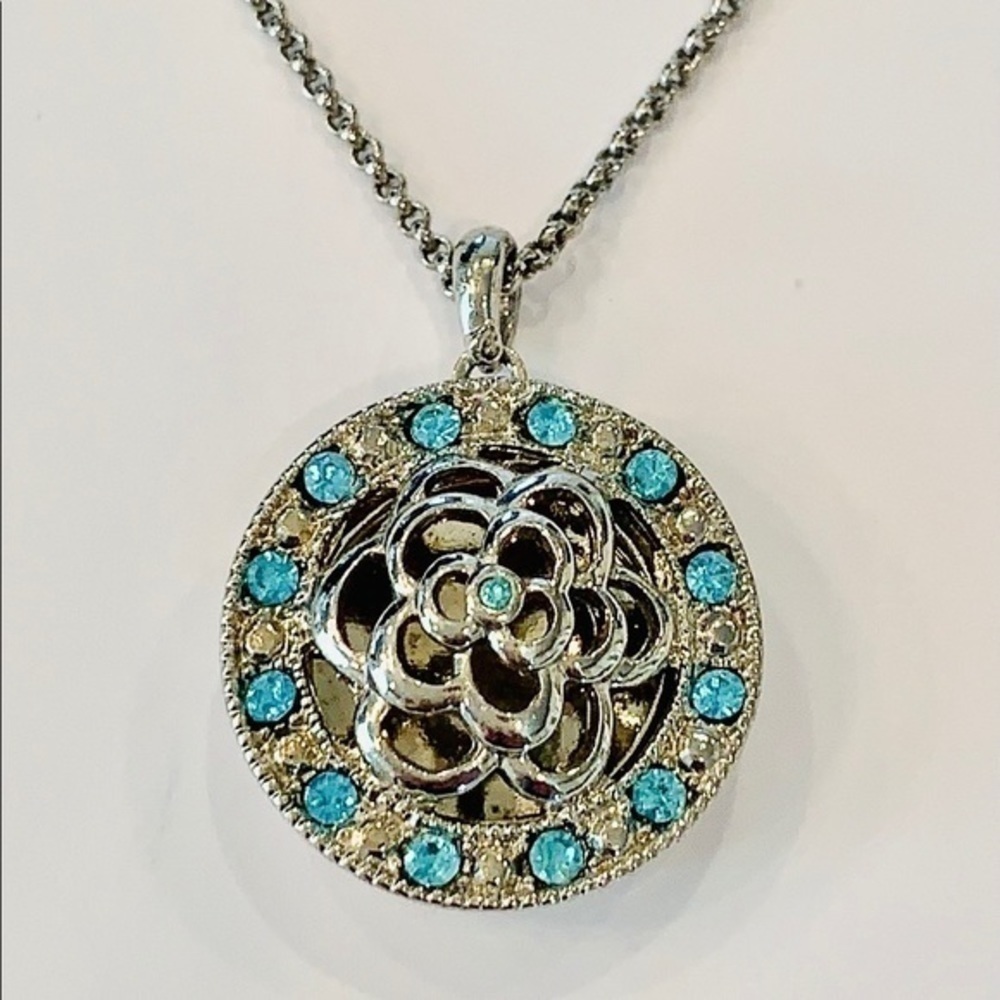 💐5/25 locket necklace round blue crystal flower